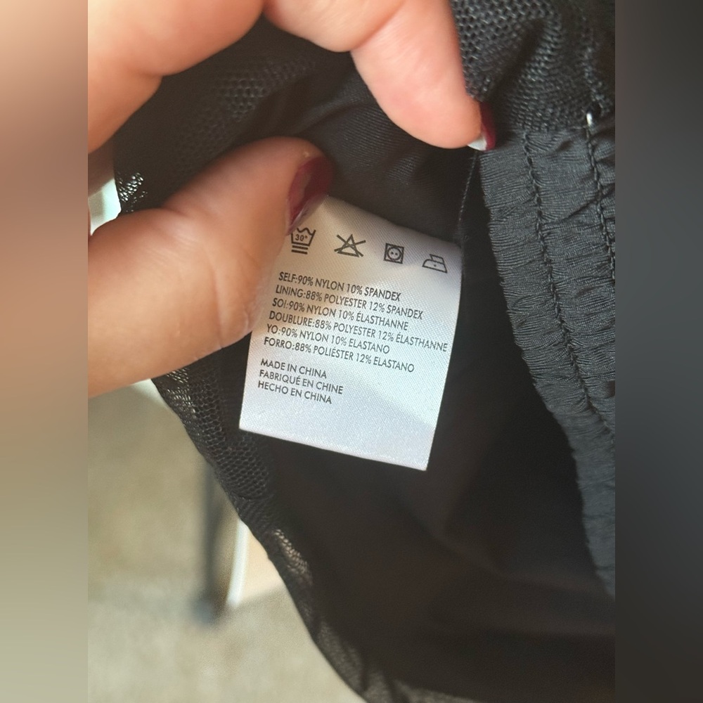 Backyard Roses Lexi Top Size Small NWT - Picture 8 of 8